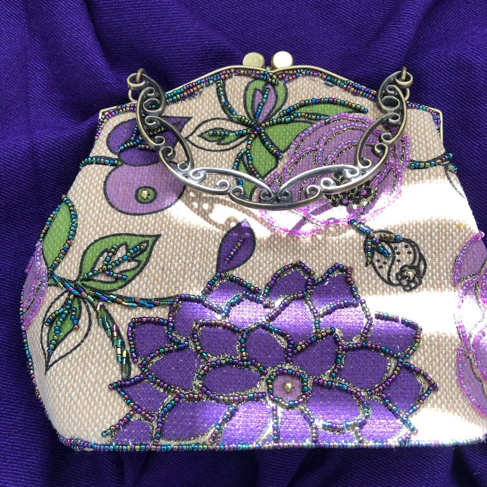 Beautiful beaded evening bag!